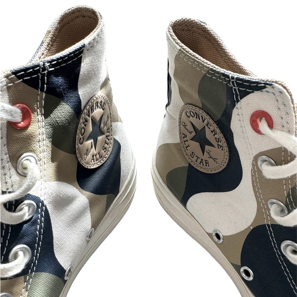 Chuck Taylor 2022 All Star Lift Platform Twisted Classics in Obsidian/Nomad... - Picture 2 of 5